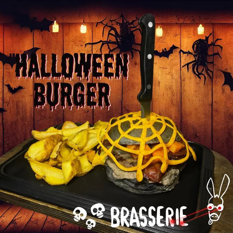 L'Halloween Burger della Brasserie con le patate